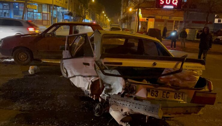 Şanlıurfa’da 3 araç birbirine girdi: 4 yaralı