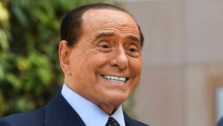 Silvio Berlusconi, İtalya Cumhurbaşkanlığı adaylığından çekildi