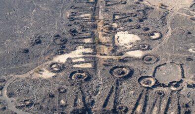 Suudi Arabistan’da keşfedilen antik mezarlarla kaplı 4500 yıllık caddeler