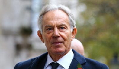 Tony Blair’in şövalyelik unvanının geri alınması için imza kampanyası başlatıldı