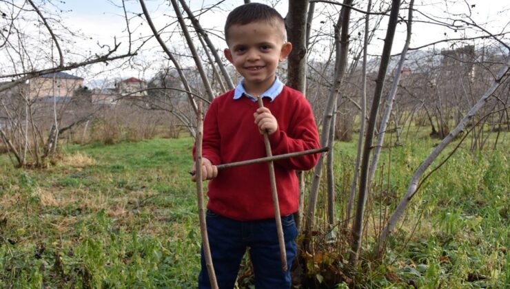 Trabzon’da dallarla kemençe gibi oynayan çocuğun babası: Sülalemizde çalan yok
