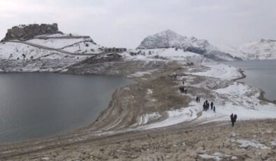 Tunceli’de su çekildi, kaleye 30 yıl sonra yürüyerek gittiler