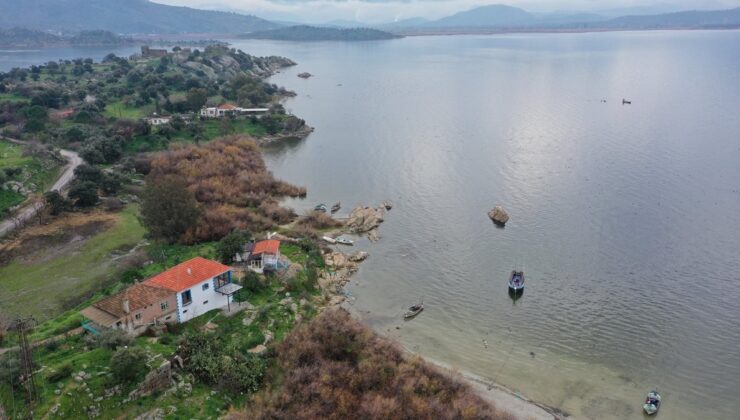 Yağışlar nedeniyle kendine gelen Bafa Gölü’nde bahar manzaraları
