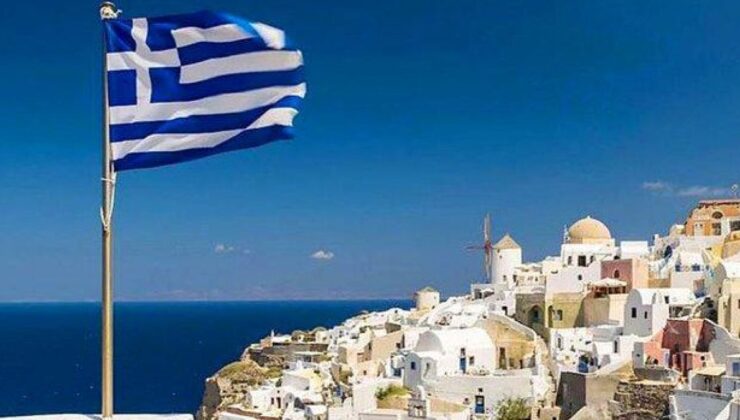 Yunanistan, kara sularındaki 12 mil tezinden vazgeçmedi