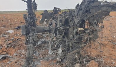 ABD’nin Suriye’deki DEAŞ operasyonunda imha ettiği Amerikan helikopteri görüntülendi