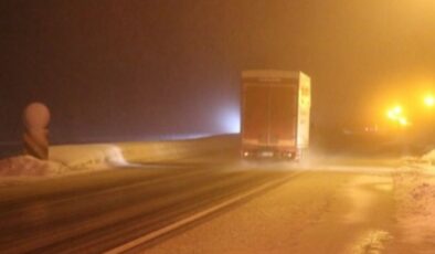 Bolu Dağı’nda kar yağışı etkili oldu