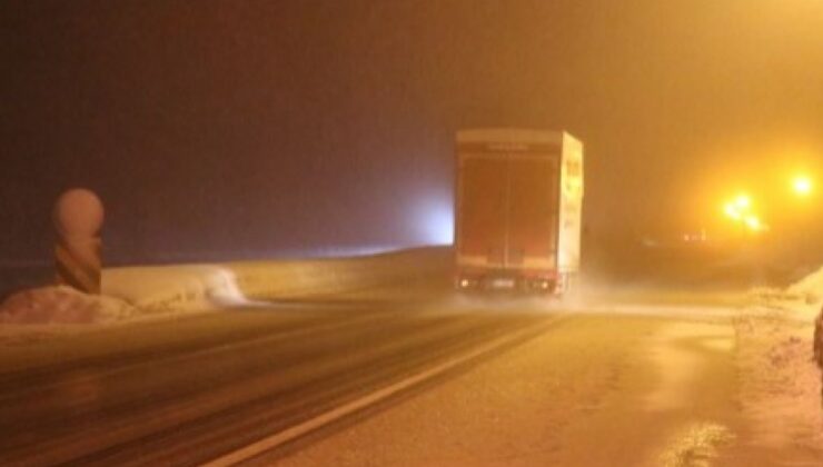 Bolu Dağı’nda kar yağışı etkili oldu