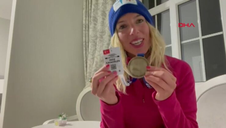 Buz yüzmede Deniz Kayadelen Dünya Şampiyonu