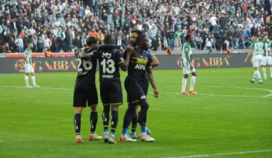 Fenerbahçe, Giresunspor’u 2 golle mağlup etti