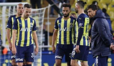 Fenerbahçe’de 9 futbolcunun üstü çizildi