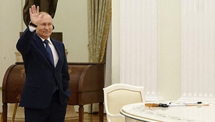 Fransa Cumhurbaşkanı Macron’un, uzun masaya oturtulma sebebi ortaya çıktı