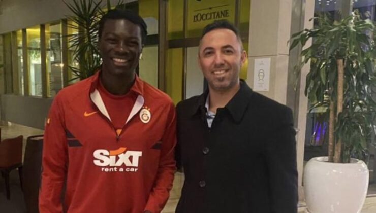 Galatasaray’ın kampında bir kişi oyuncularla dalga geçti