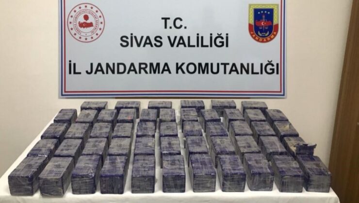 İran plakalı yolcu otobüsünde 50 kilo eroin ele geçirildi