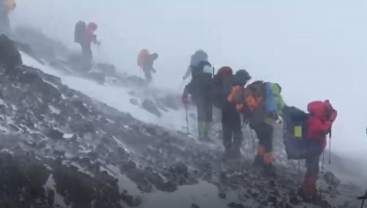 İranlı dağcılar Ağrı Dağı’nda ölümden döndü