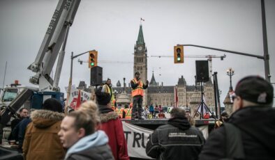 Kanada’da, aşı karşıtı kamyoncu protestolarına müdahale arayışları sürüyor