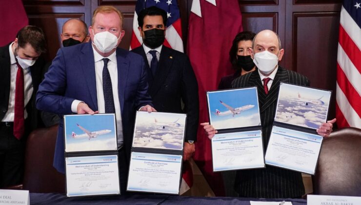 Katar ile Boeing arasında yolcu ve kargo uçakları için anlaşma sağlandı