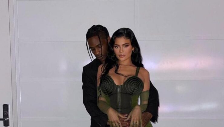 Kylie Jenner, oğlunu kucağına aldı