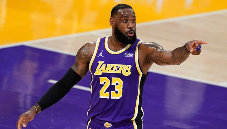 LeBron James triple double’la döndü, Lakers kazandı