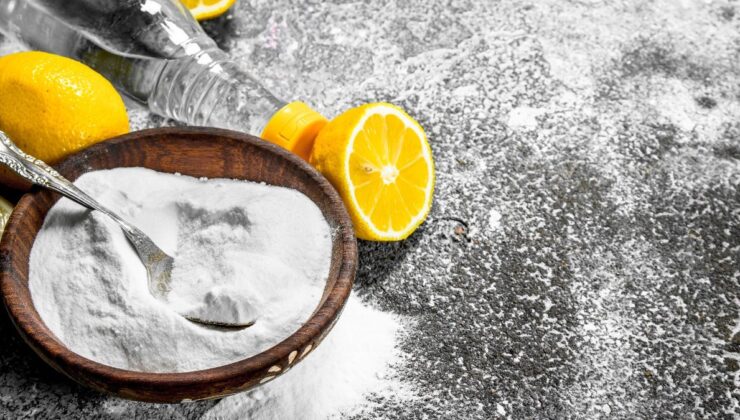 Limonu ortadan ikiye bölün ve karbonatla karıştırın! Bakın neler oluyor…