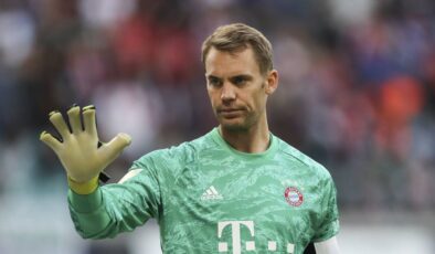 Manuel Neuer, Oliver Kahn’ın tarihi rekorunu egale etti