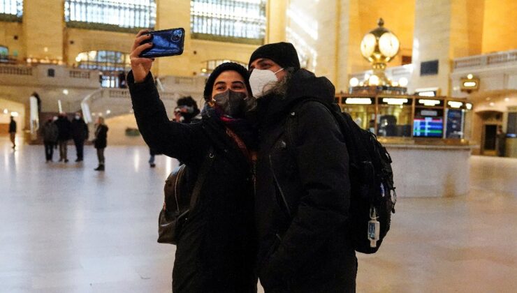 New York’ta kapalı alanlarda maske zorunluluğunu kaldırma kararı