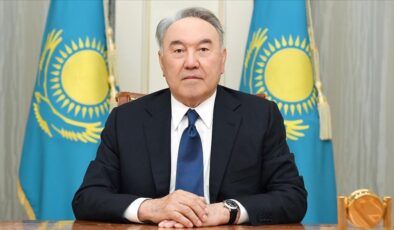 Nursultan Nazarbayev’in siyasi yetkilerini kaldıran kanun onaylandı