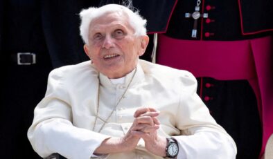 Papa 16. Benedikt, cinsel istismar mağdurlarına seslendi: Af diliyorum