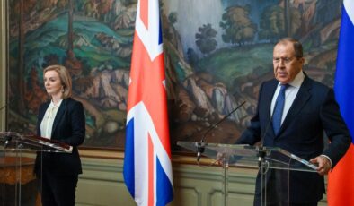 Rusya Dışişleri Bakanı Lavrov mevkidaşı Truss ile görüştü