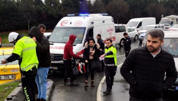 Sultangazi’de ticari taksiyle panelvan araç çarpıştı