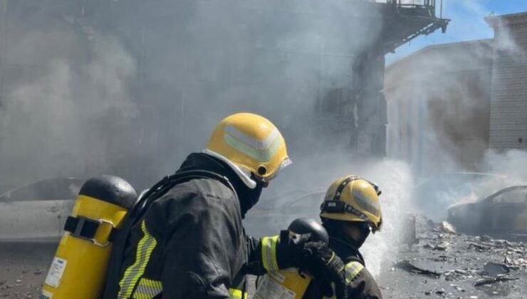 Suudi Arabistan’da çıkan yangında, metrelerce yüksekten atladı