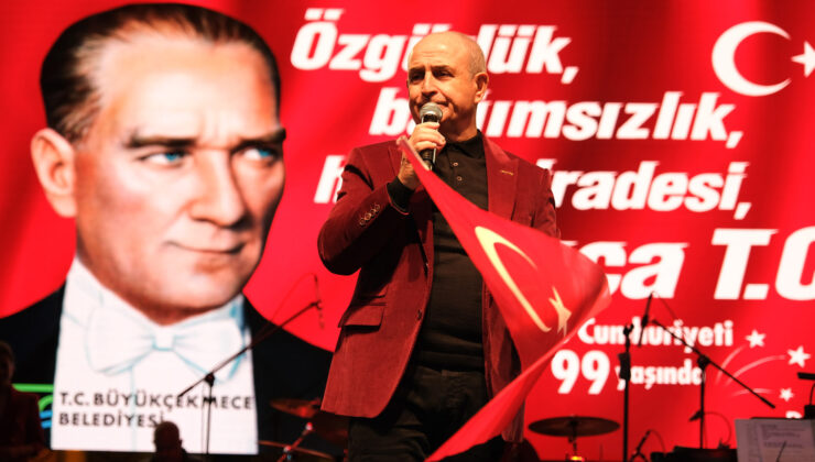 Büyükçekmece’de Atatürk’ün en büyük eserine yakışır kutlama
