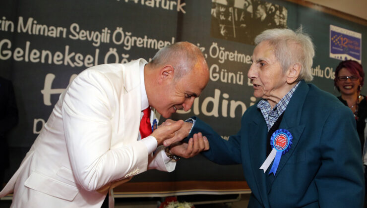 Başkan Akgün: “Toplumlar öğretmenlerin sayesinde aydınlanabilir”