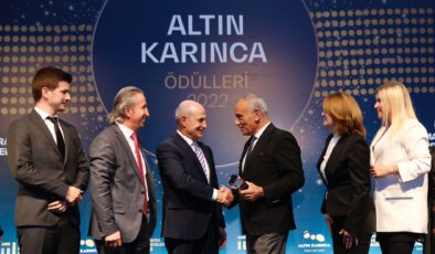 KÜÇÜKÇEKMECE BELEDİYESİ’NE ALTIN KARINCA ÖDÜLÜ