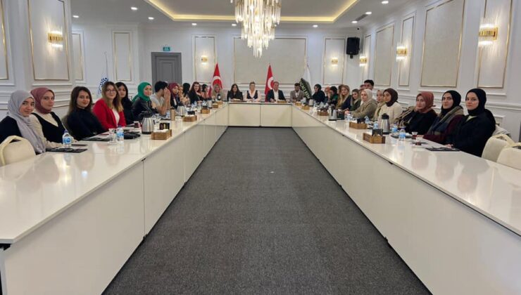 Bahattin Demir’den Esenyurt’taki Eğitimcilere Hizmet İçi Eğitim Desteği