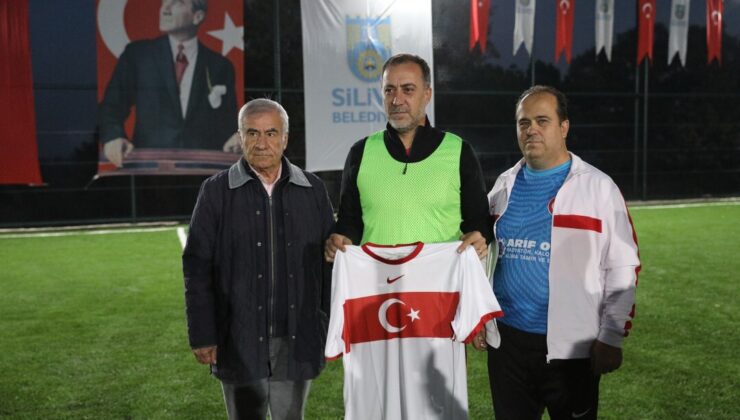 KURFALLI FUTBOL SAHASI GÖSTERİ MAÇIYLA AÇILDI