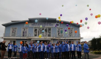 İshakoğlu Musıki Derneği ve Dezavantajlı İzci Kulübü aynı sahneyi paylaştı