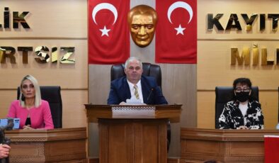 BAŞKAN MESUT ÜNER MECLİS ÜYELERİNE TEŞEKKÜR ETTİ