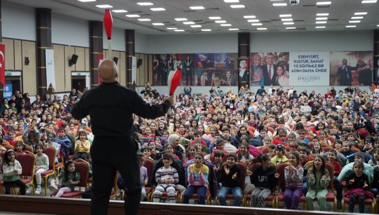 Esenyurtlu minikler sömestr şenliğinde eğlenceye doydu