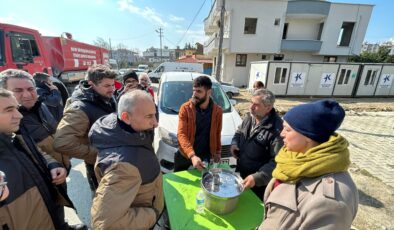 <strong>Küçükçekmece Belediyesi’nden Hatay’da günlük 5 bin kişiye sıcak yemek desteği</strong>