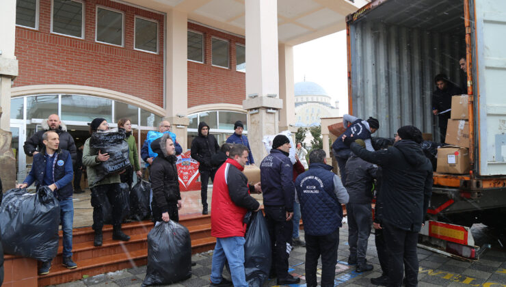 <strong>Depremzedeler için “Tek Yürek” oldular</strong>