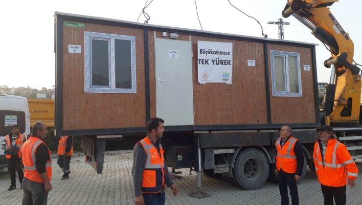 <strong>Büyükçekmece Belediyesi depremzedeleri yalnız bırakmıyor</strong>