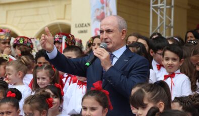 Atatürk’ün armağanı olan bayramlarını doyasıya kutladılar