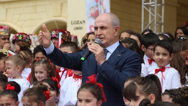 Atatürk’ün armağanı olan bayramlarını doyasıya kutladılar