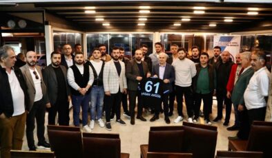 Başkan Akgün Genç Trabzonlular Derneği ile bir araya geldi