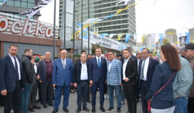 Akşener ve İzsiz Esenyurt’ta seçim koordinasyon merkezini açtı.