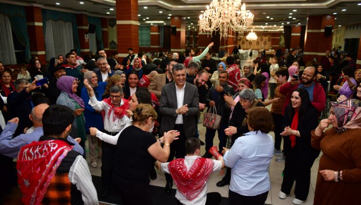 Esenyurt’un kınalı kuzularına temsili asker eğlencesi
