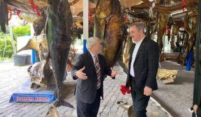 Ak Parti İstanbul 3. Bölge Milletvekili adayı Bayram Şenocak Türkiye Deniz Canlıları Müzesi’ni ziyaret etti