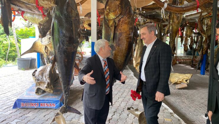Ak Parti İstanbul 3. Bölge Milletvekili adayı Bayram Şenocak Türkiye Deniz Canlıları Müzesi’ni ziyaret etti