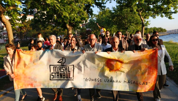 IV. MASAL İSTANBUL FESTİVALİ’NE KÜÇÜKÇEKMECE GÖLÜ’NDE RENKLİ AÇILIŞ