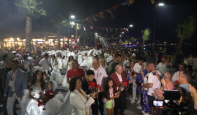 100 ülkenin katıldığı festivalin görüntüleri Rio Karnavalını aratmadı